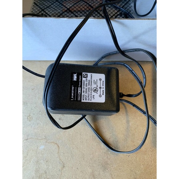 Cisco Linksys WRT150N V1.1 Mbps 4-Port 10/100 Wireless N Home Router - Picture 4 of 5